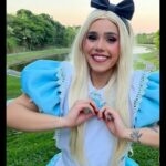 Aventureira de Vestido Azul — Personagem para Eventos GO